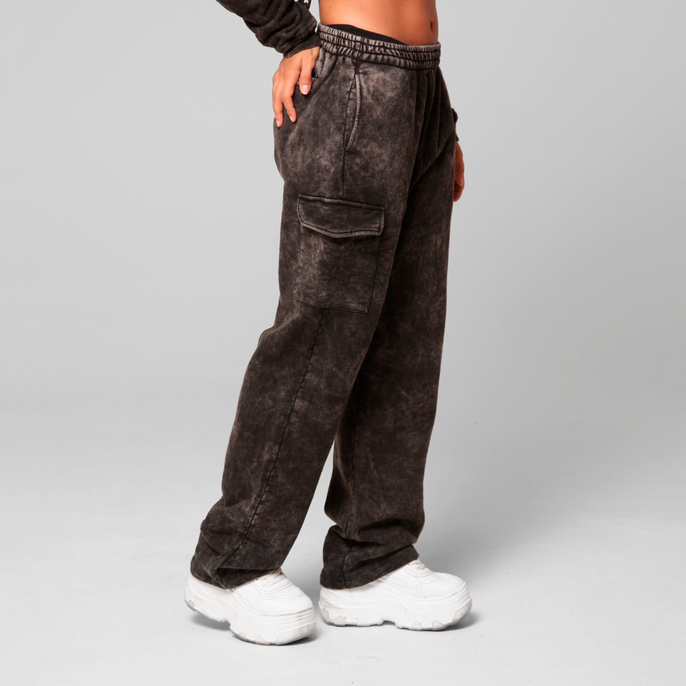 Women Black Acid Wash Straight-Leg Sweatpants 385G